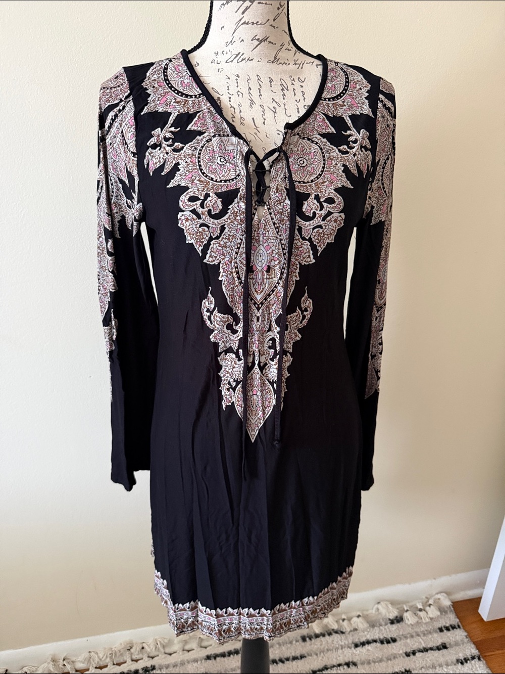 Black Long-Sleeve Paisley Tie-Neck Tunic Dress